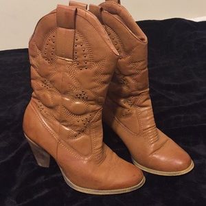 🌻Tan cowboy boots🌻
